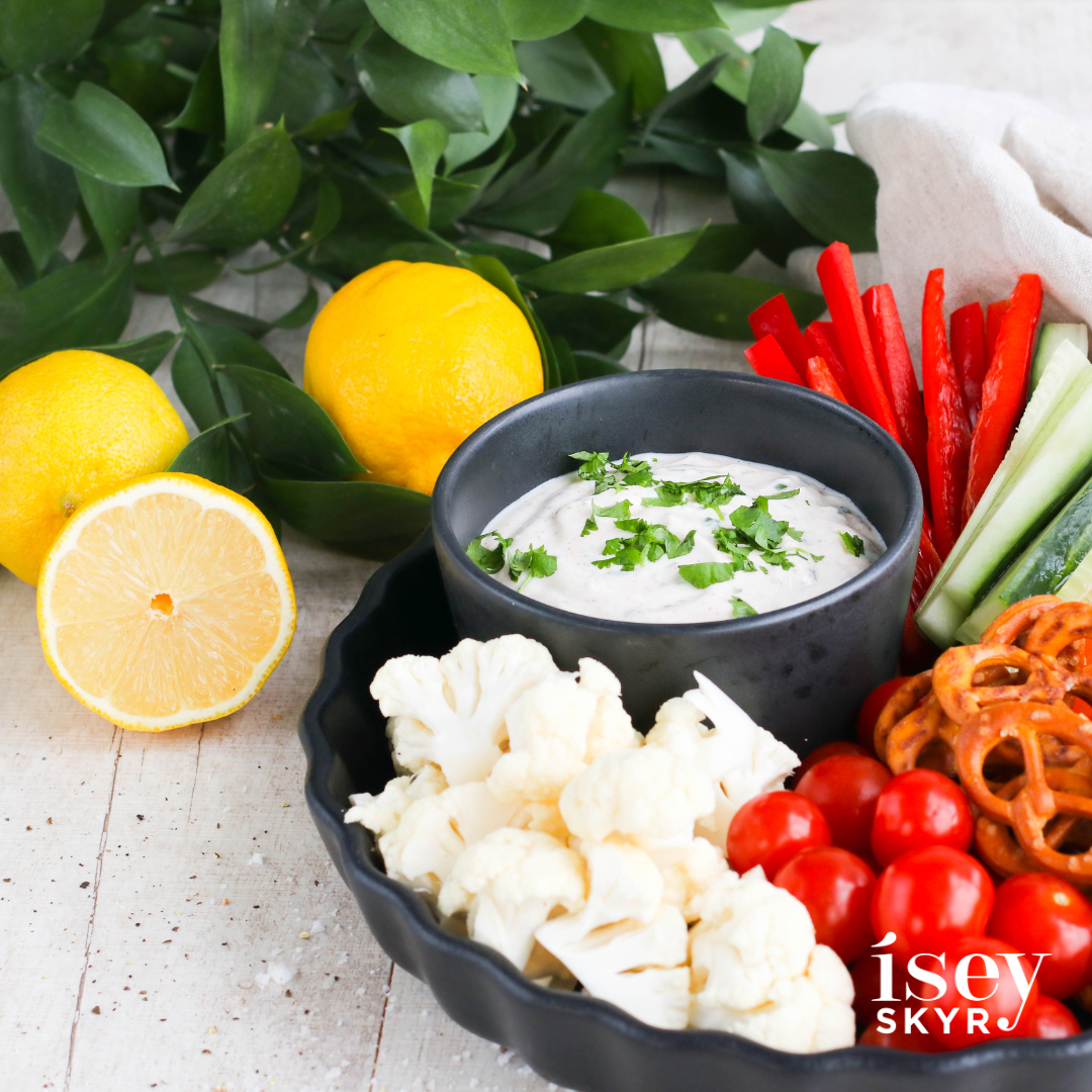 Healthy Skyr Dip with Veggies